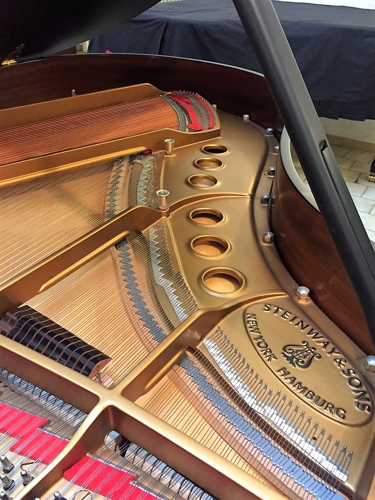 STEINWAY M170