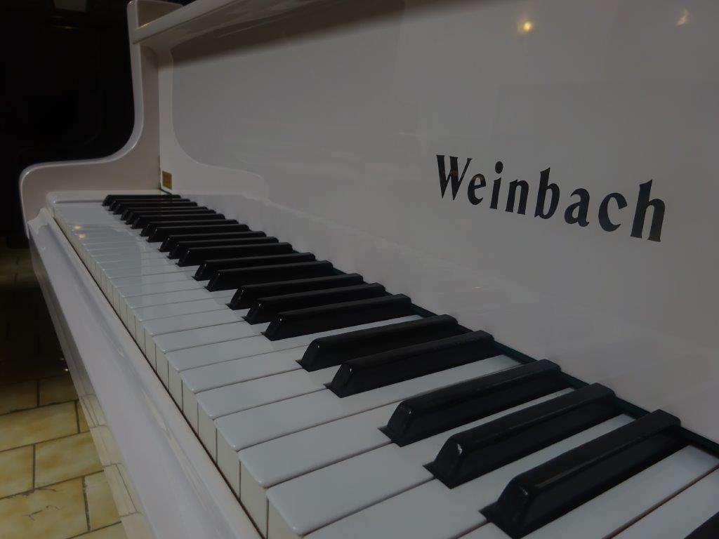Piano quart queue d'occasion WEINBACH 170 Blanc brillant