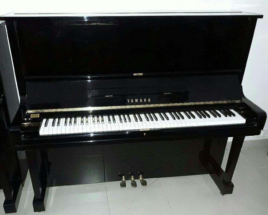 YAMAHA U3