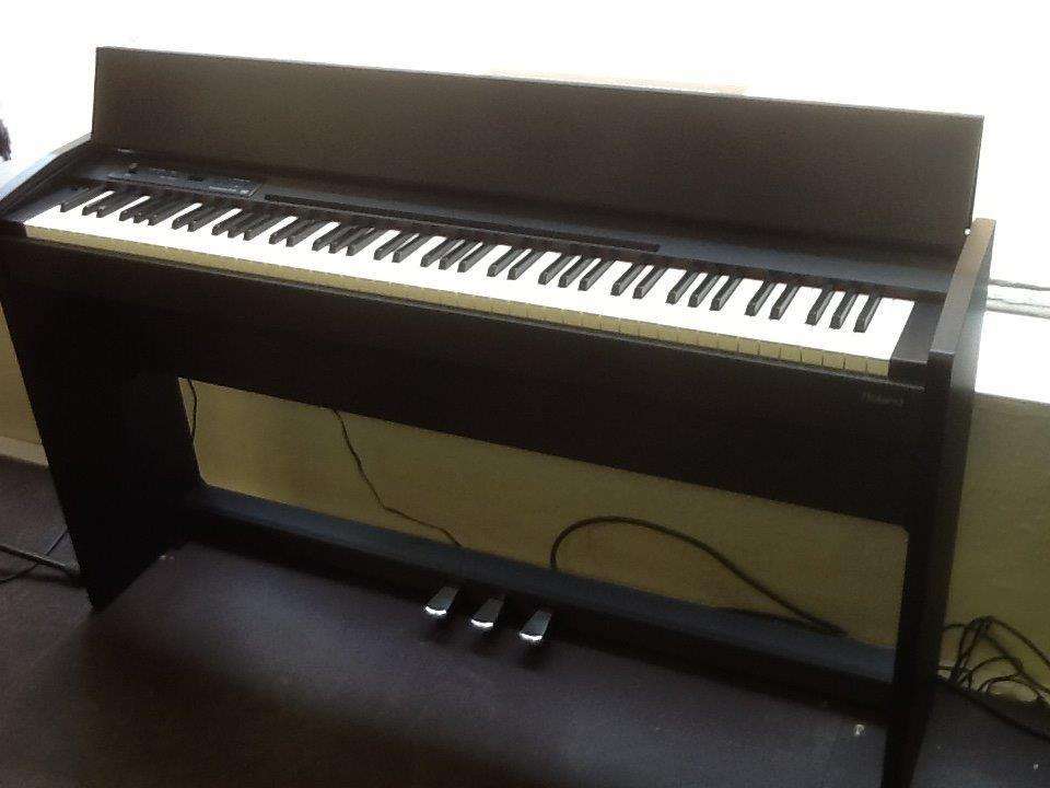 Piano ROLAND F-120 Noir satiné