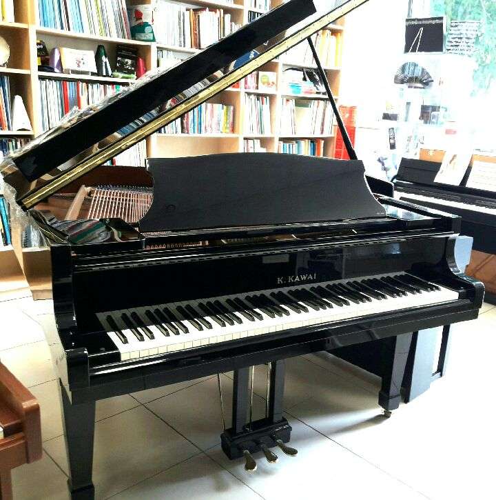 Piano quart queue d'occasion KAWAI KG1 Noir brillant