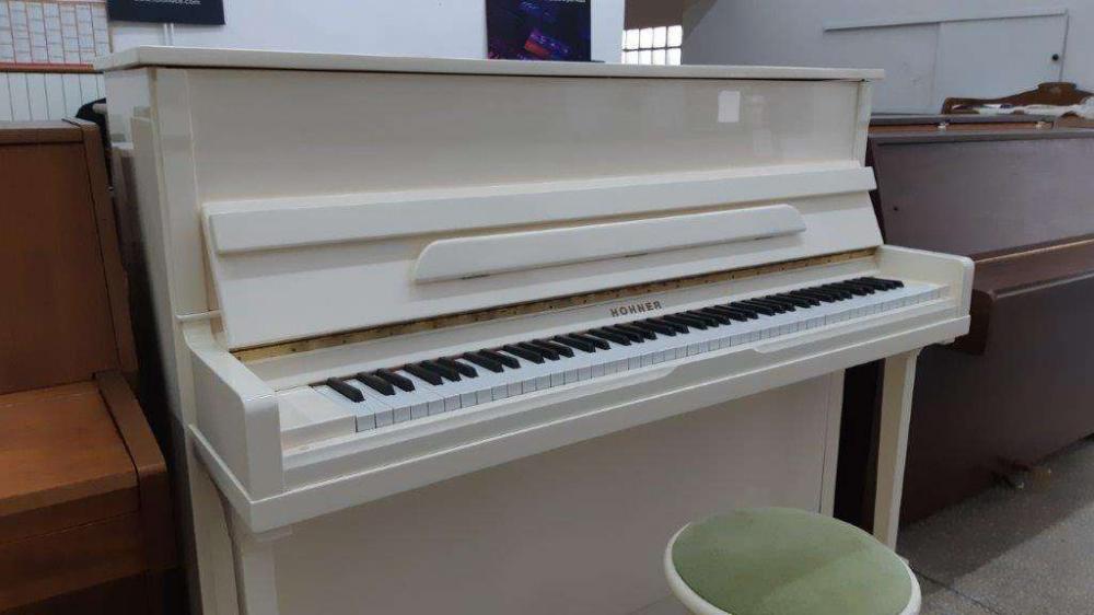 Piano droit HOHNER HP-120 blanc cassé brillant - FRANCE PIANOS