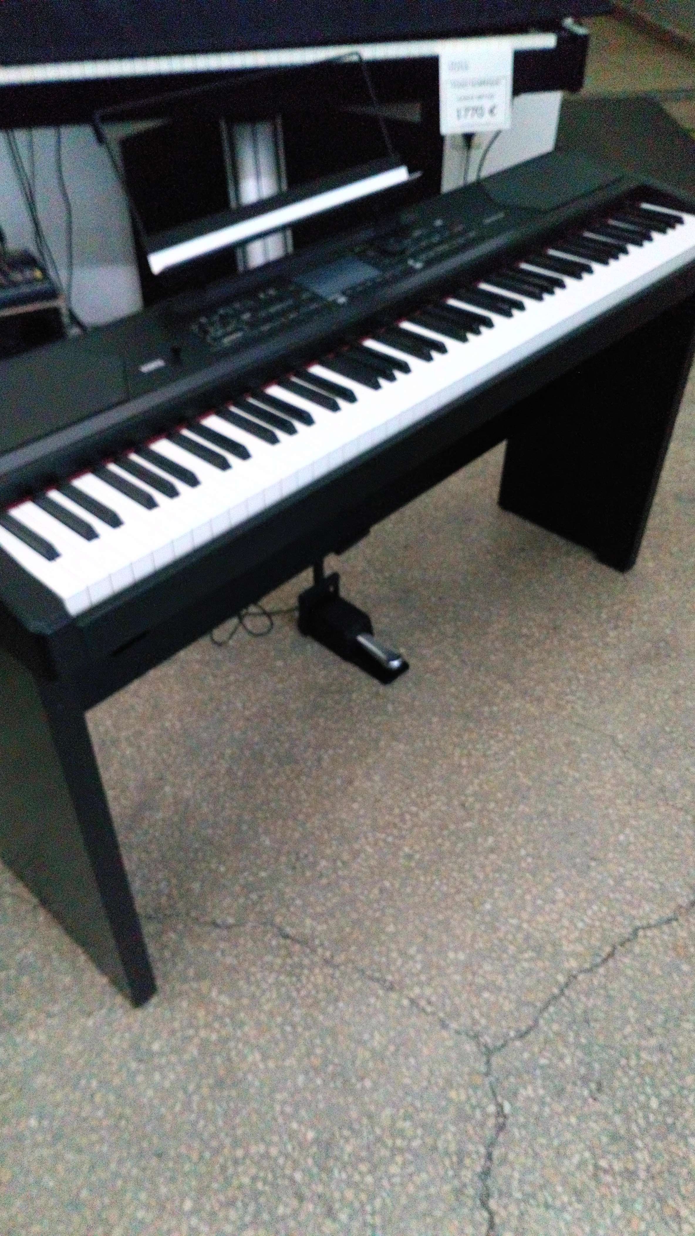 PIANO NUMERIQUE ARRANGEUR KORG HAVIAN 30 + PIEDS