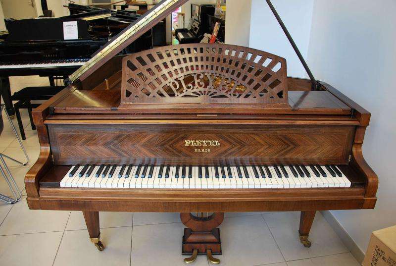 PIANOS A QUEUE FRANCAIS restaurés et garantis