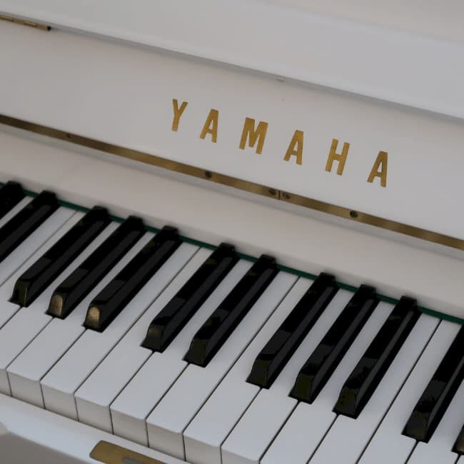 YAMAHA U1 BLANC