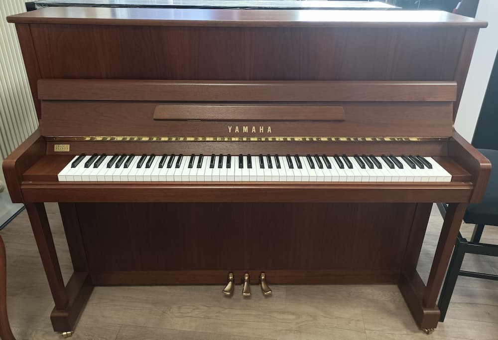 Piano droit YAMAHA P116