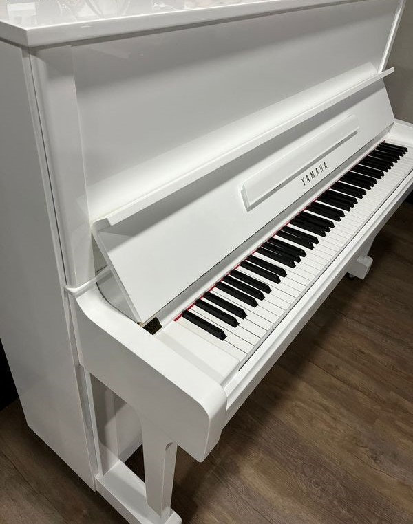 Piano YAMAHA U1 Blanc