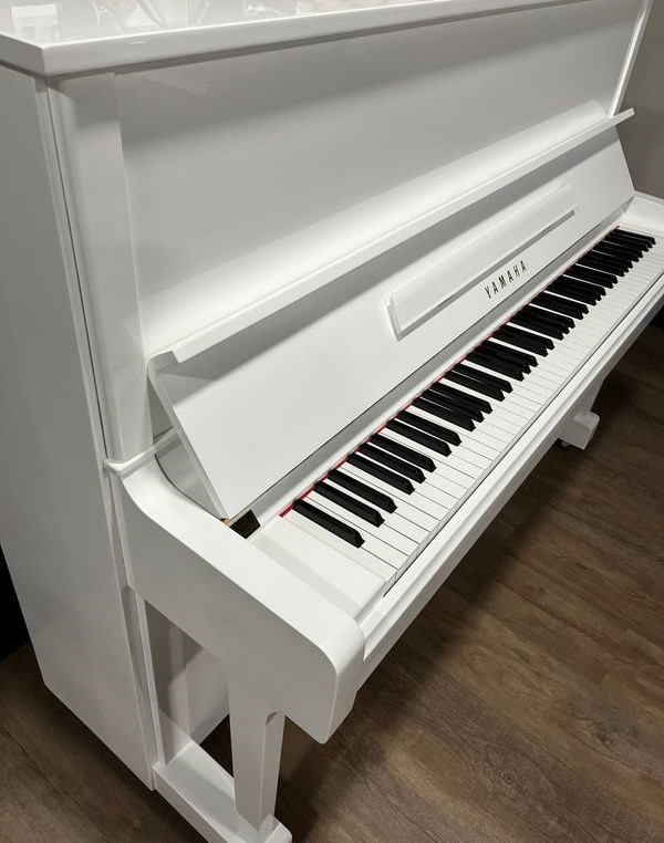 Piano droit YAMAHA U1 Blanc brillant