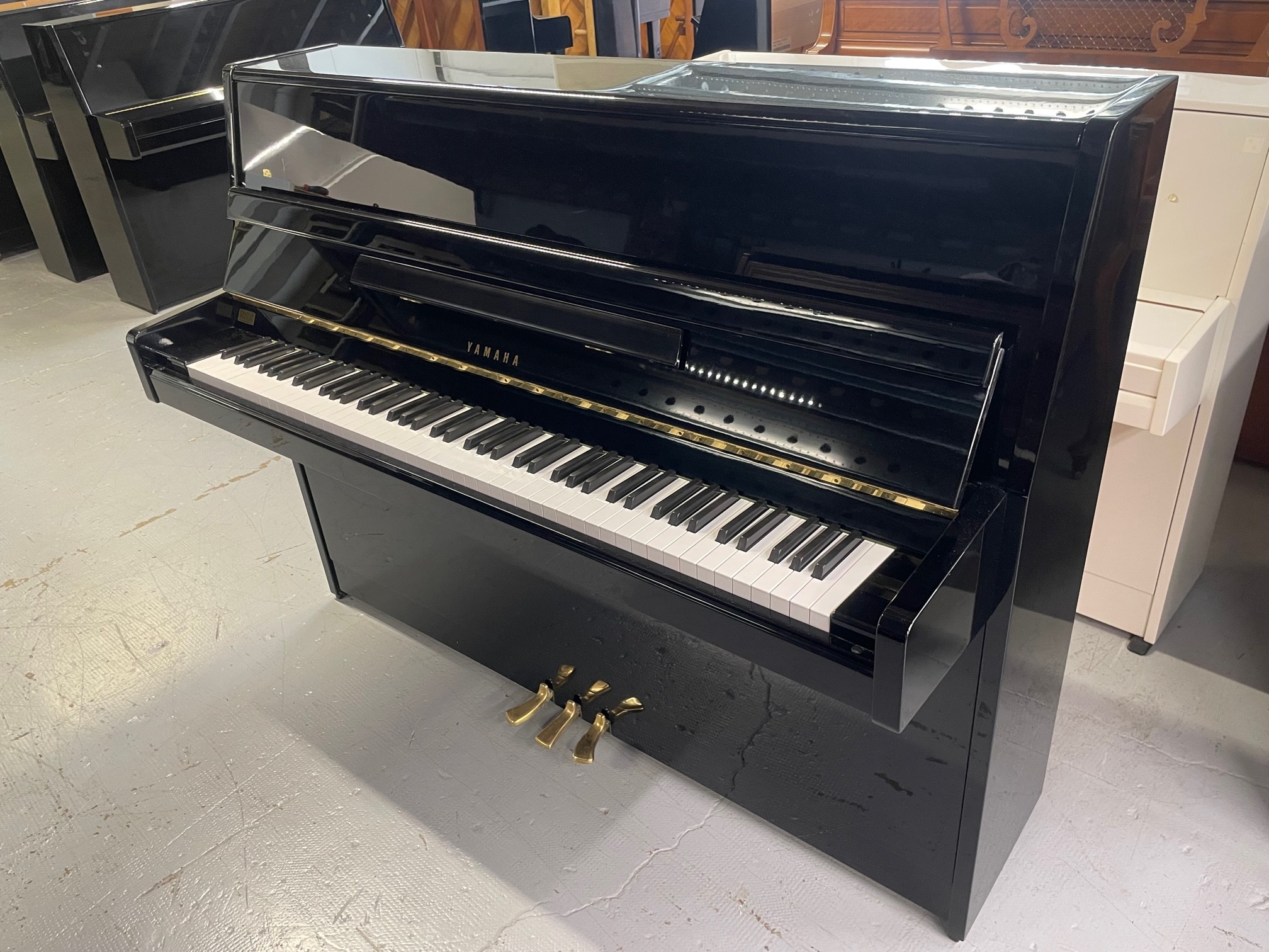 PIANO DROIT YAMAHA P2