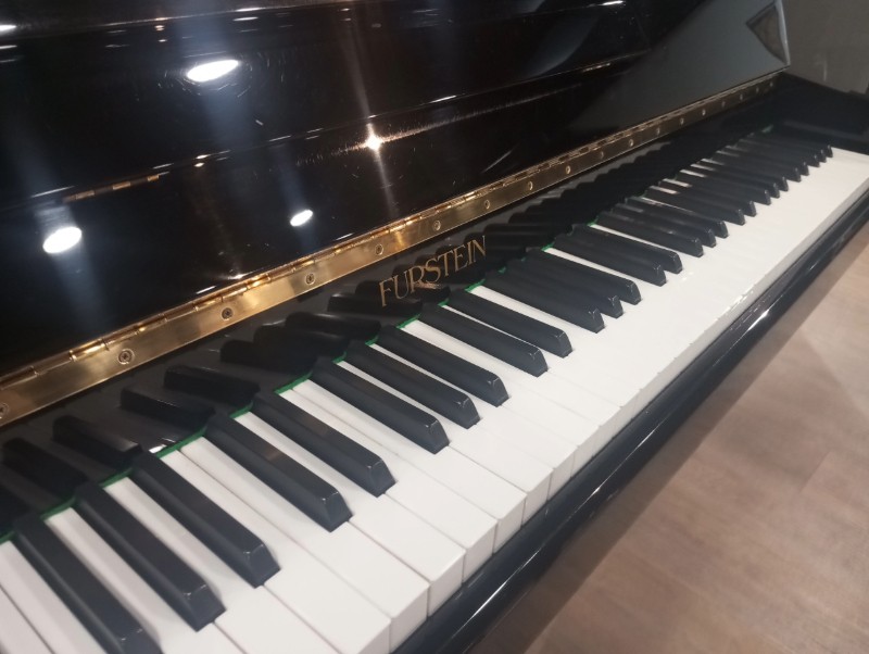 Piano droit Furstein TP 112