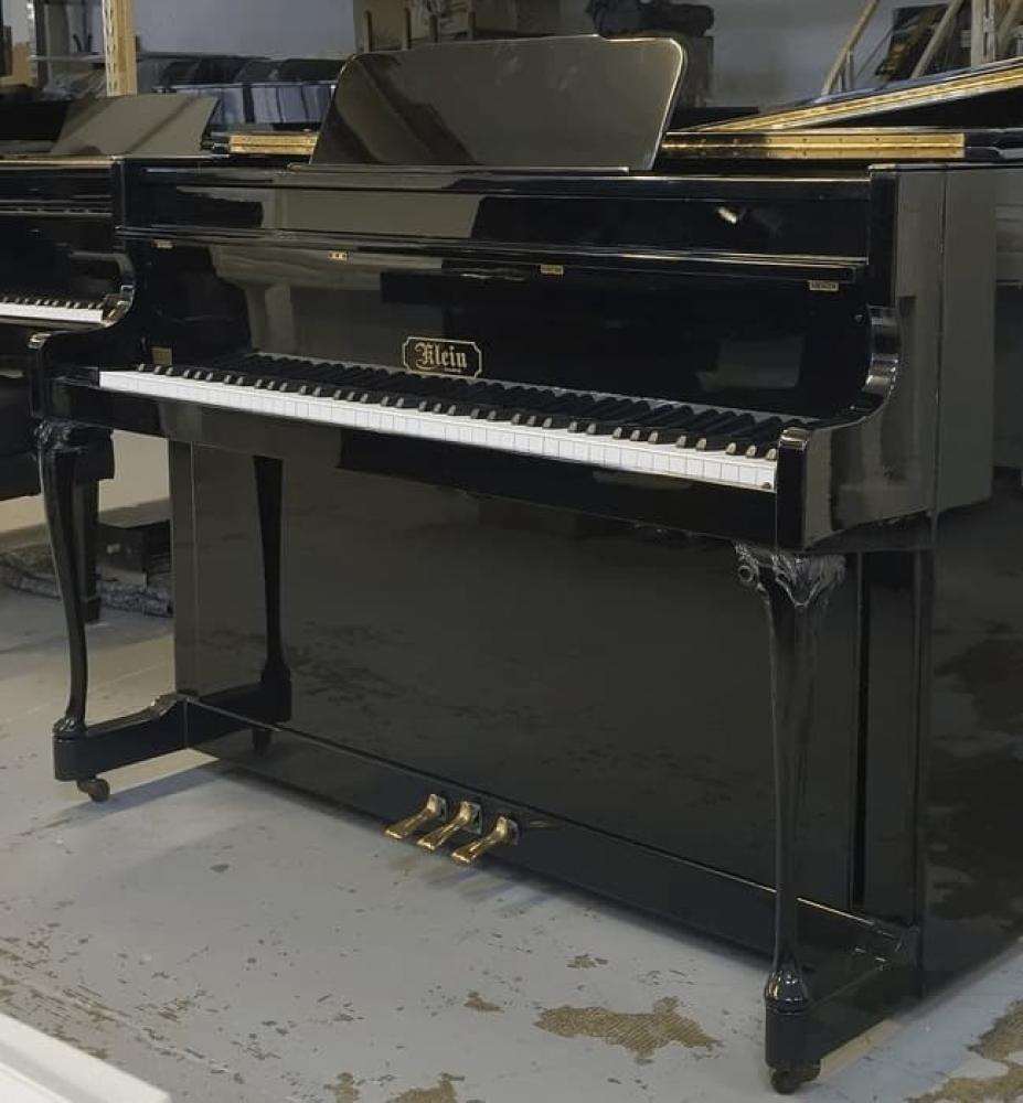 Piano droit KLEIN modèle MADRIGAL