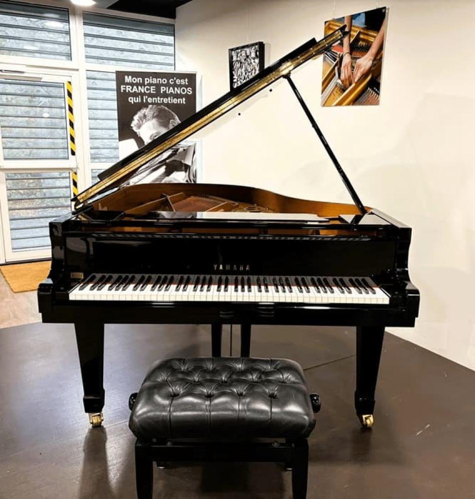 Piano &agrave; queue d'occasion YAMAHA C5