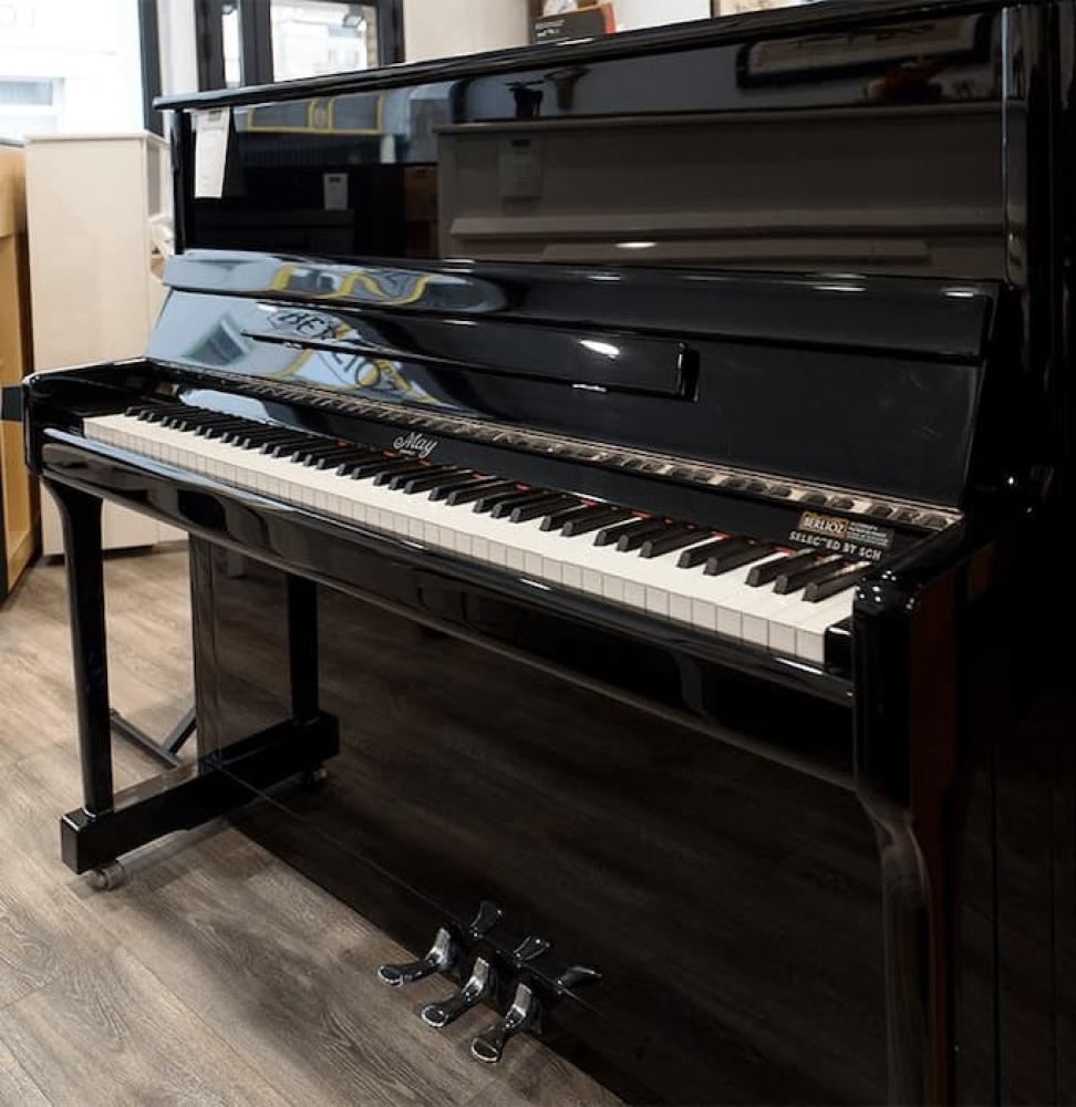 Piano MAY 121 noir , s&eacute;lection SCHIMMEL