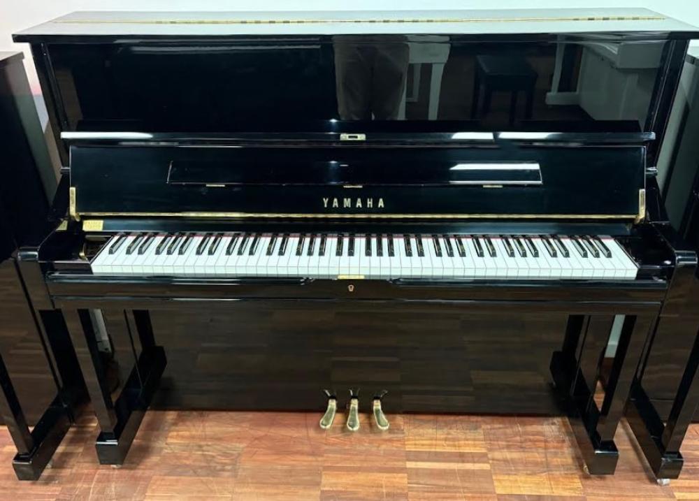 Piano droit d'occasion YAMAHA U1 NOIR