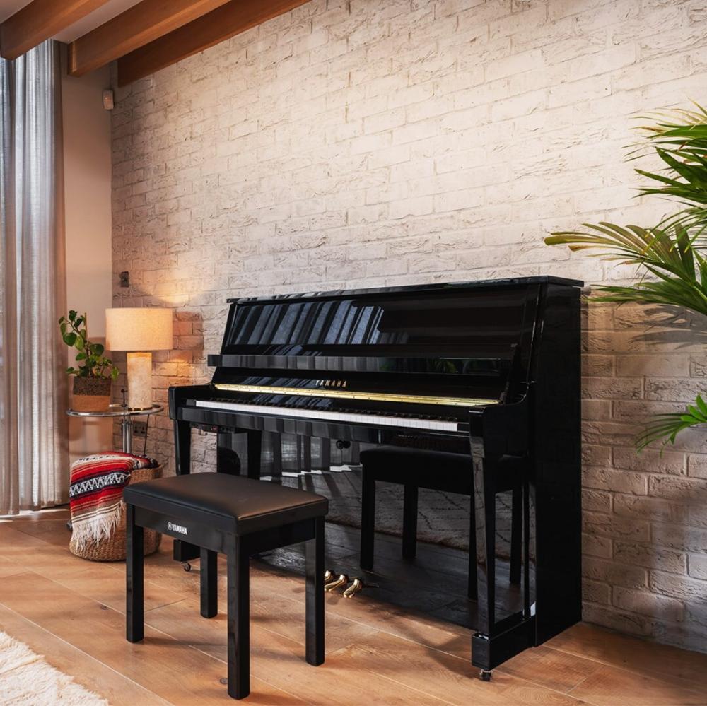 Piano droit YAMAHA B30