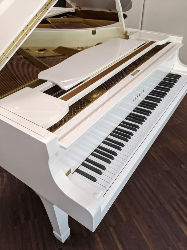 Piano quart queue d'occasion YAMAHA G1 laqu&eacute; blanc - FRANCE PIANOS