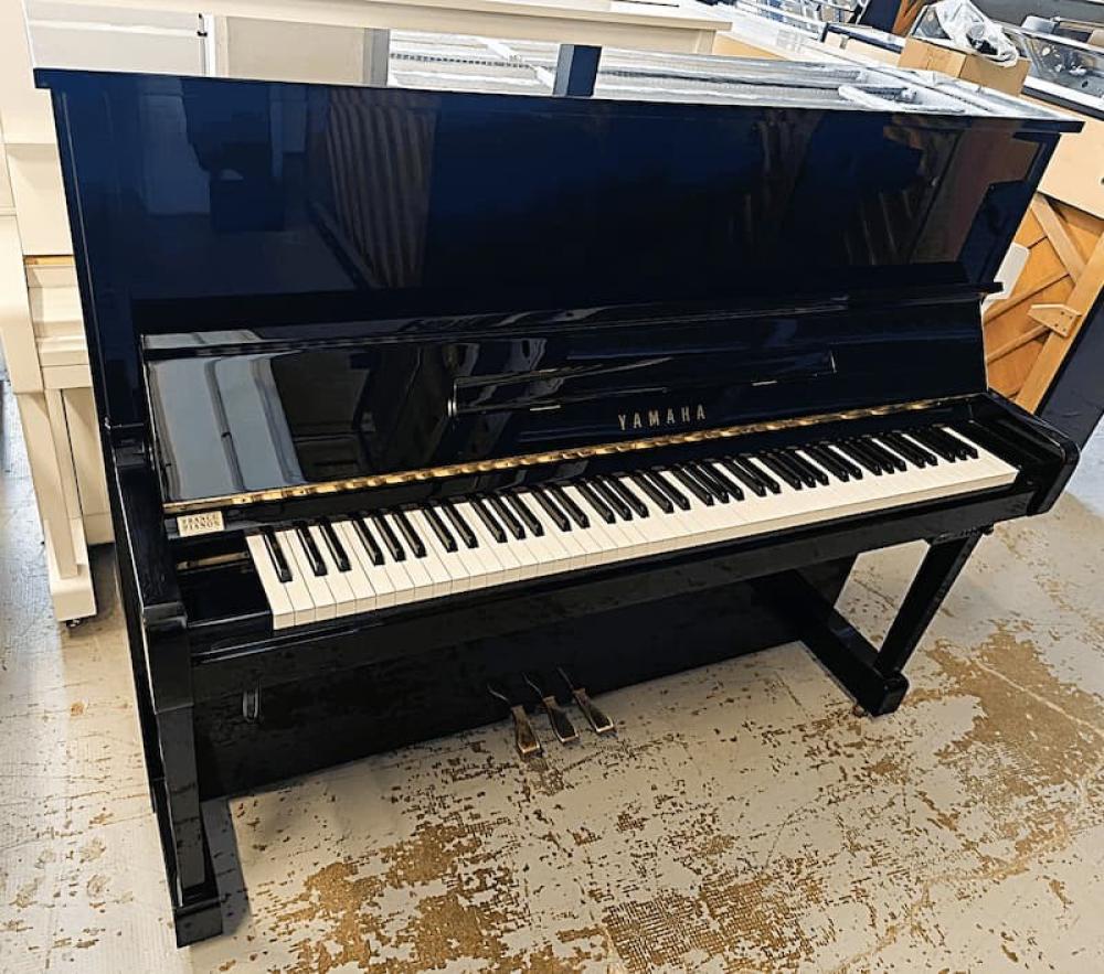 Piano droit d'occasion YAMAHA MC10 avec syst&egrave;me silencieux AD Silent